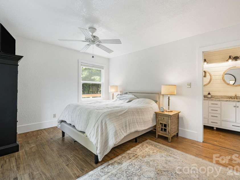 129 Finney Lane, Mars Hill, NC 28754.  MLS# CAR4409260, YatesRealty ID 41683. 