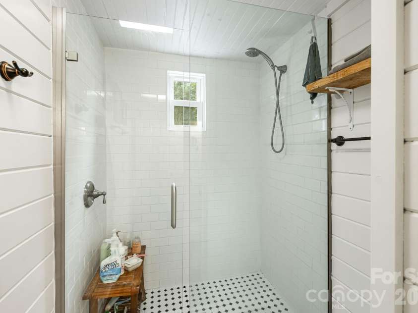 129 Finney Lane, Mars Hill, NC 28754.  MLS# CAR4409260, YatesRealty ID 41683. 