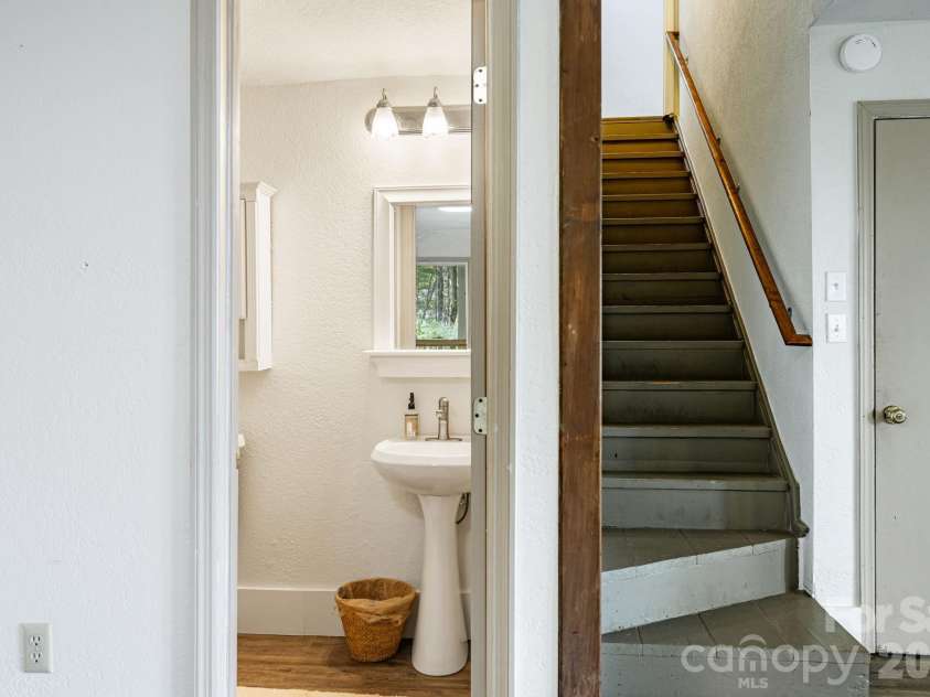 129 Finney Lane, Mars Hill, NC 28754.  MLS# CAR4409260, YatesRealty ID 41683. 