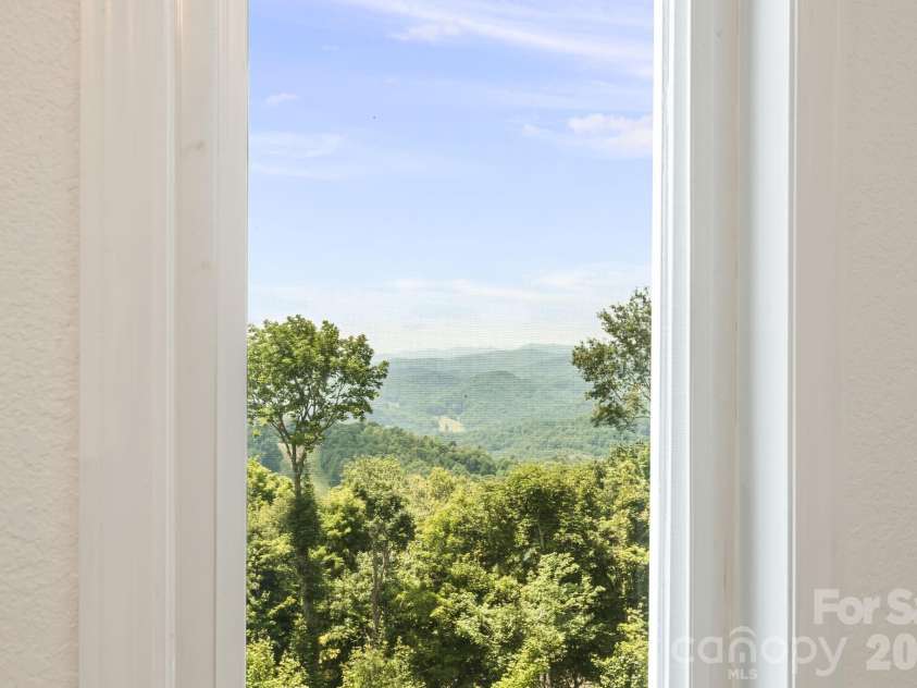 129 Finney Lane, Mars Hill, NC 28754.  MLS# CAR4409260, YatesRealty ID 41683. 