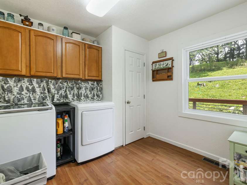 129 Finney Lane, Mars Hill, NC 28754.  MLS# CAR4409260, YatesRealty ID 41683. Laundry
