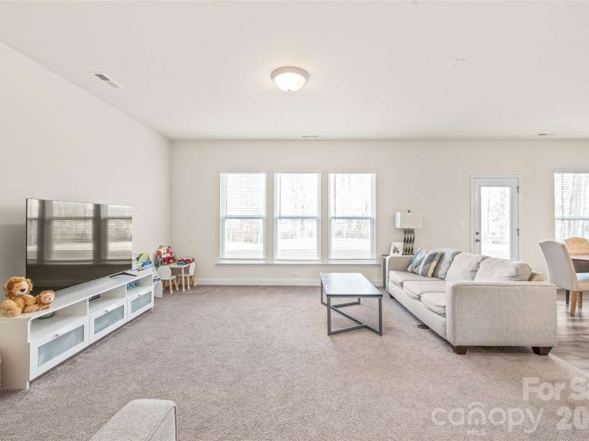 1043 Kalli Drive, Matthews, NC 28104.  MLS# CAR4356231, YatesRealty ID 41684. 