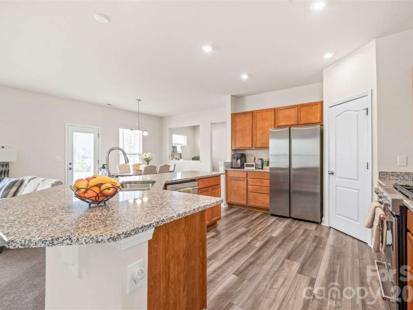 1043 Kalli Drive, Matthews, NC 28104.  MLS# CAR4356231, YatesRealty ID 41684. 