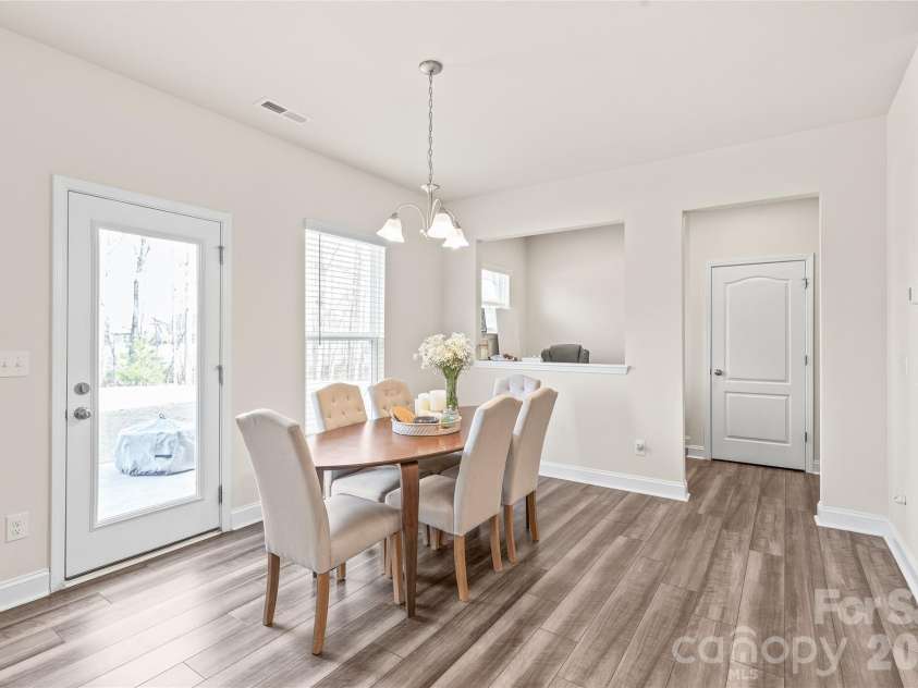1043 Kalli Drive, Matthews, NC 28104.  MLS# CAR4356231, YatesRealty ID 41684. 