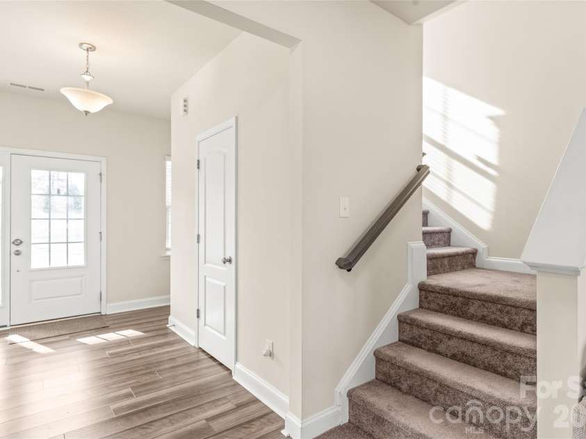 1043 Kalli Drive, Matthews, NC 28104.  MLS# CAR4356231, YatesRealty ID 41684. 