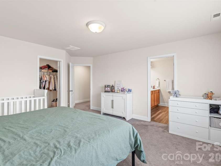 1043 Kalli Drive, Matthews, NC 28104.  MLS# CAR4356231, YatesRealty ID 41684. 