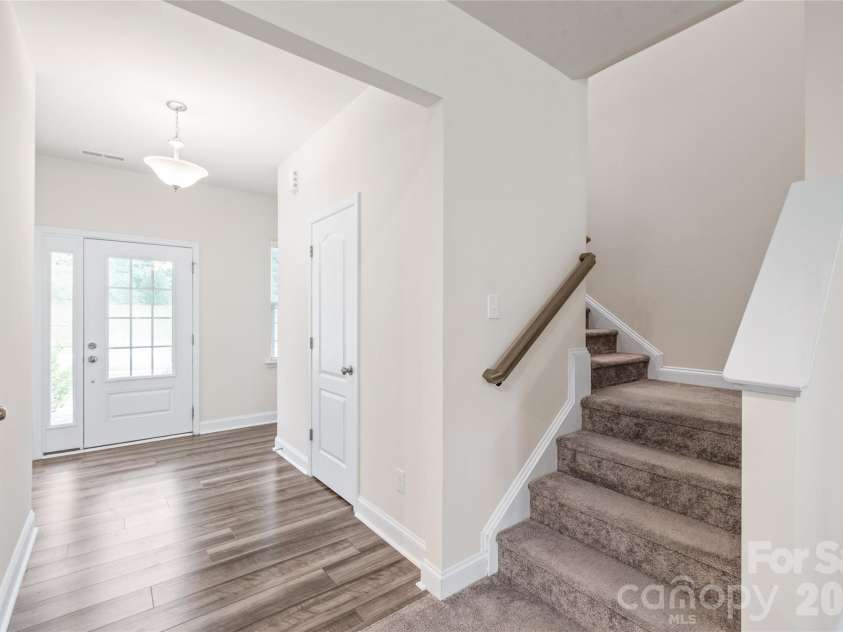 1043 Kalli Drive, Matthews, NC 28104.  MLS# CAR4427491, YatesRealty ID 41684. 