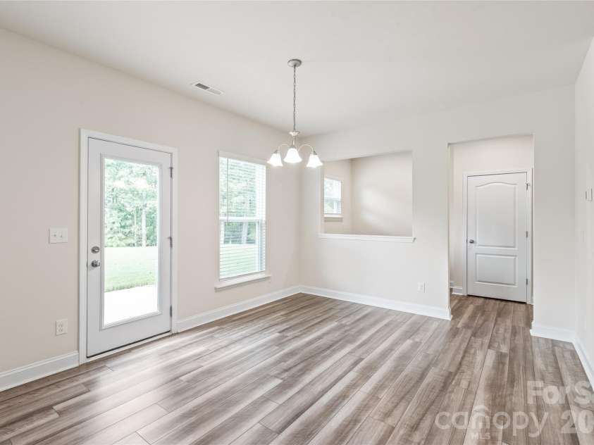 1043 Kalli Drive, Matthews, NC 28104.  MLS# CAR4427491, YatesRealty ID 41684. 