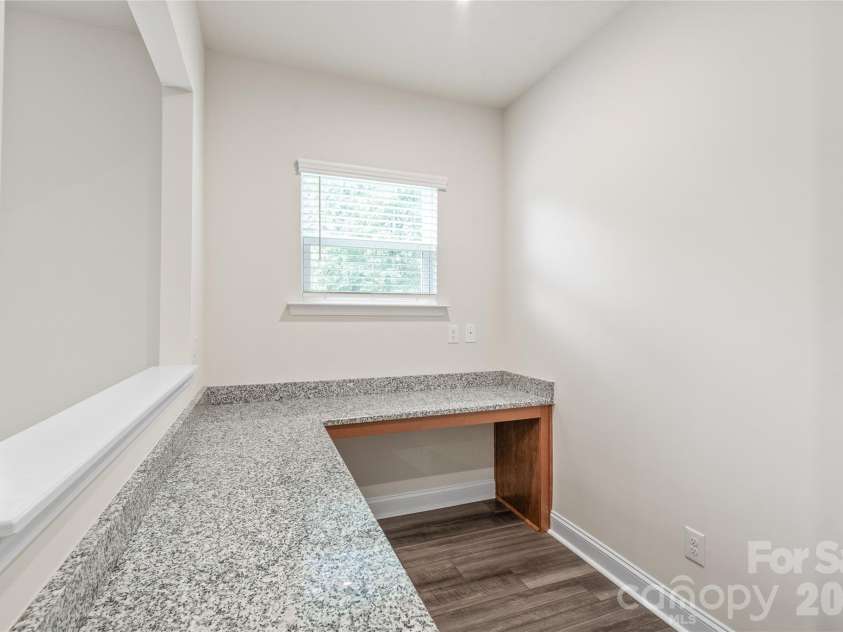 1043 Kalli Drive, Matthews, NC 28104.  MLS# CAR4427491, YatesRealty ID 41684. 
