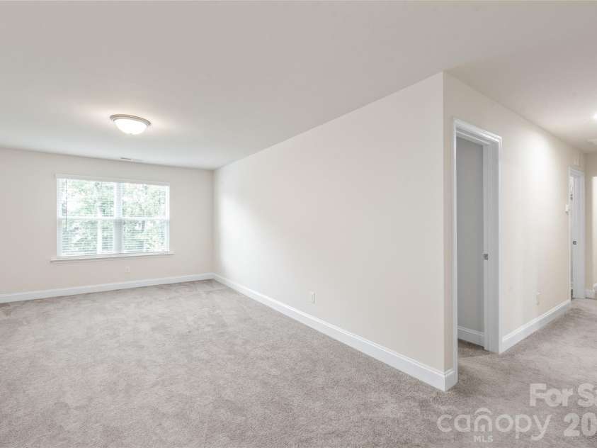 1043 Kalli Drive, Matthews, NC 28104.  MLS# CAR4427491, YatesRealty ID 41684. 