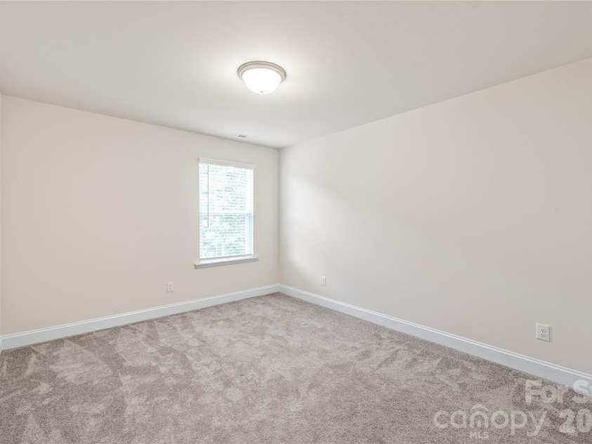 1043 Kalli Drive, Matthews, NC 28104.  MLS# CAR4427491, YatesRealty ID 41684. 