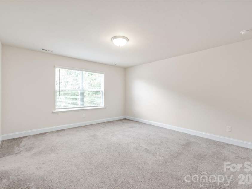 1043 Kalli Drive, Matthews, NC 28104.  MLS# CAR4427491, YatesRealty ID 41684. 