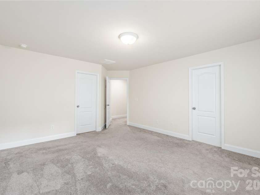 1043 Kalli Drive, Matthews, NC 28104.  MLS# CAR4427491, YatesRealty ID 41684. 