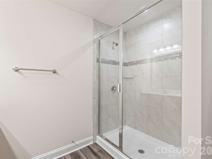 1043 Kalli Drive, Matthews, NC 28104.  MLS# CAR4427491, YatesRealty ID 41684. 