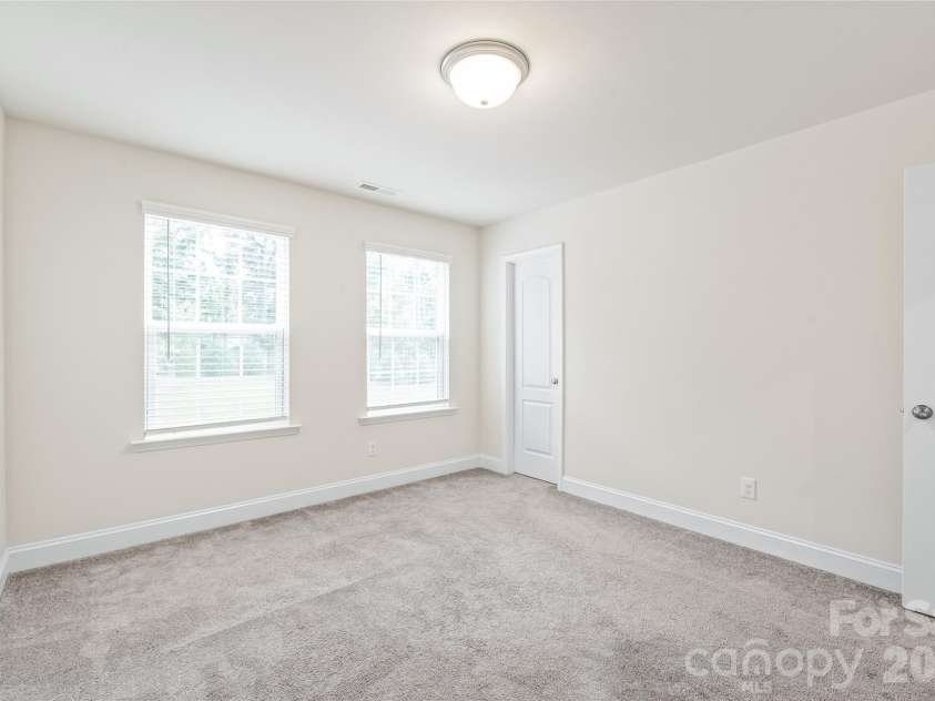 1043 Kalli Drive, Matthews, NC 28104.  MLS# CAR4427491, YatesRealty ID 41684. 