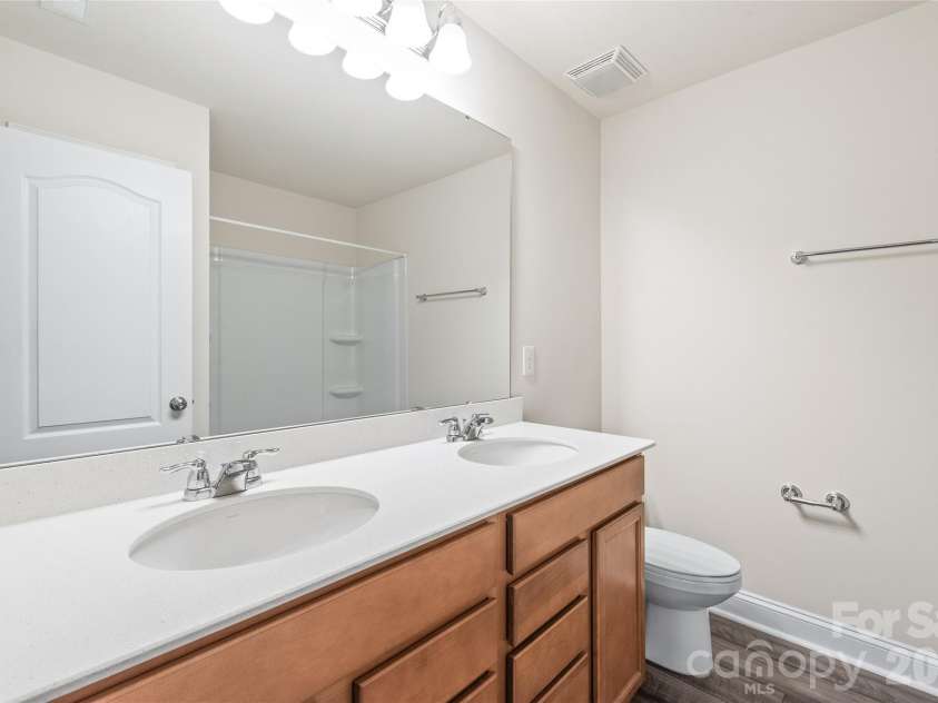 1043 Kalli Drive, Matthews, NC 28104.  MLS# CAR4427491, YatesRealty ID 41684. 