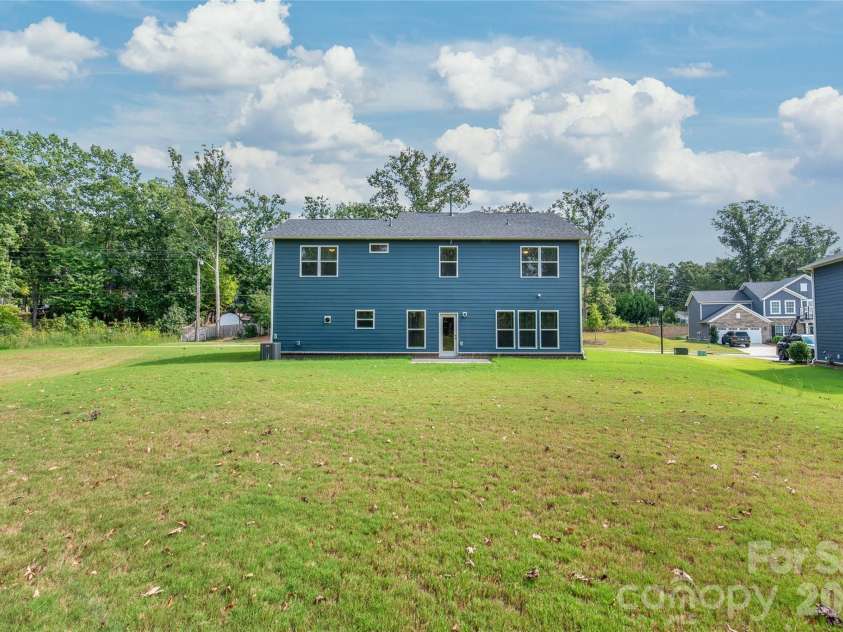 1043 Kalli Drive, Matthews, NC 28104.  MLS# CAR4427491, YatesRealty ID 41684. 