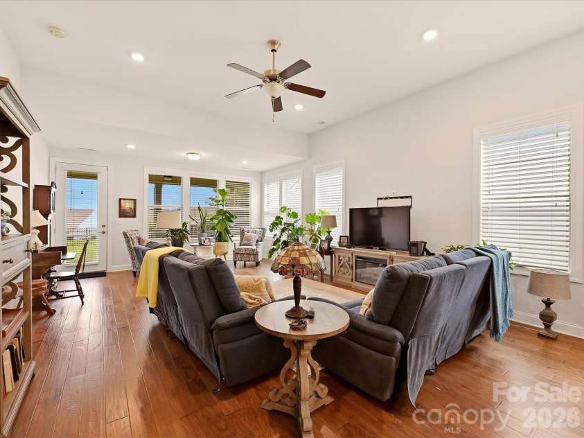 7569 Short Putt Court, Charlotte, NC 28215.  MLS# CAR4411779, YatesRealty ID 41685. 