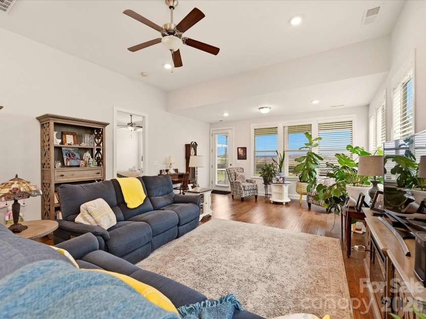 7569 Short Putt Court, Charlotte, NC 28215.  MLS# CAR4411779, YatesRealty ID 41685. 