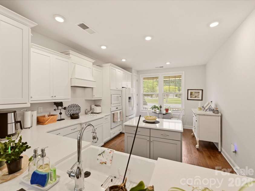 7569 Short Putt Court, Charlotte, NC 28215.  MLS# CAR4411779, YatesRealty ID 41685. 
