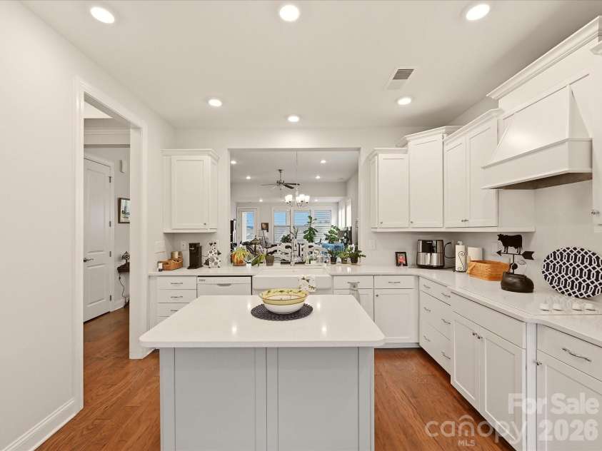 7569 Short Putt Court, Charlotte, NC 28215.  MLS# CAR4411779, YatesRealty ID 41685. 