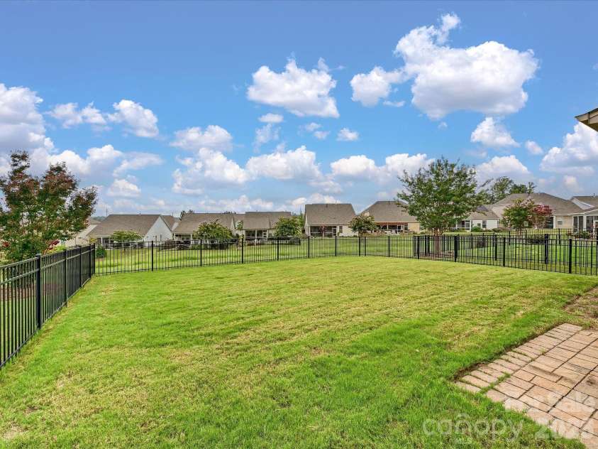 7569 Short Putt Court, Charlotte, NC 28215.  MLS# CAR4411779, YatesRealty ID 41685. 
