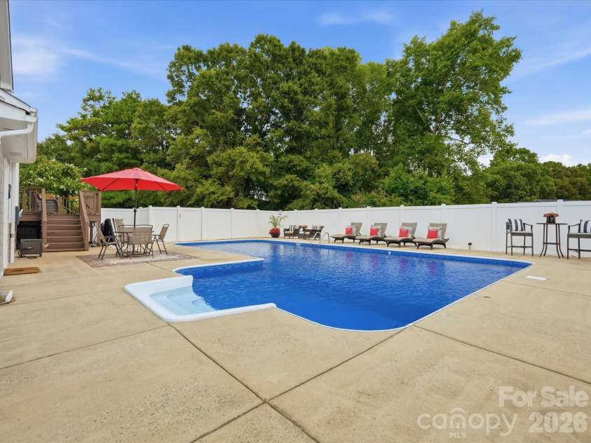 1932 Williford Woods Lane, Rock Hill, SC 29730.  MLS# CAR4402475, YatesRealty ID 41686. 