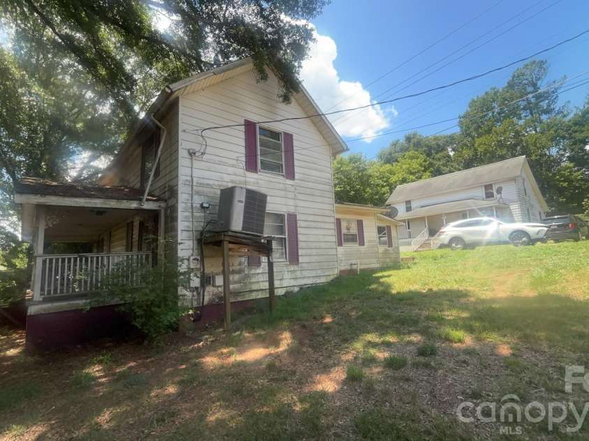 197 Main Street, Henrietta, NC 28076.  MLS# CAR4404944, YatesRealty ID 41687. 