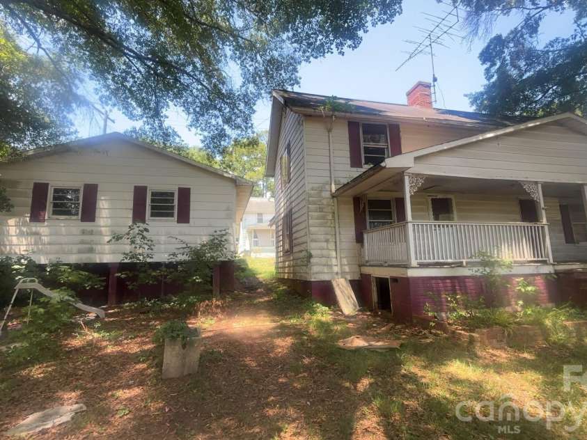 197 Main Street, Henrietta, NC 28076.  MLS# CAR4404944, YatesRealty ID 41687. 