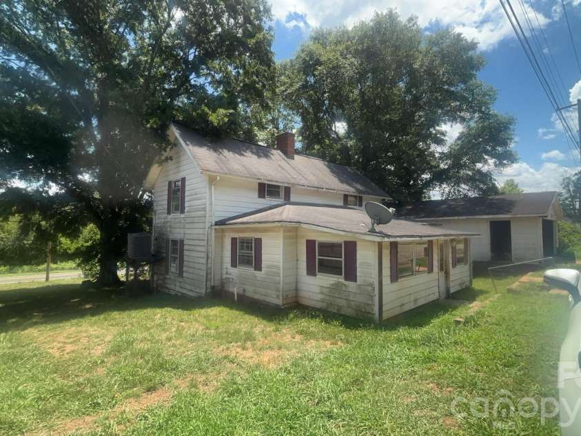197 Main Street, Henrietta, NC 28076.  MLS# CAR4404944, YatesRealty ID 41687. 