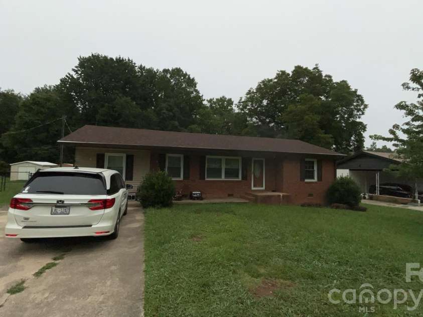 1429 Edgewood Road, Bessemer City, NC 28016.  MLS# CAR4410188, YatesRealty ID 41688. 