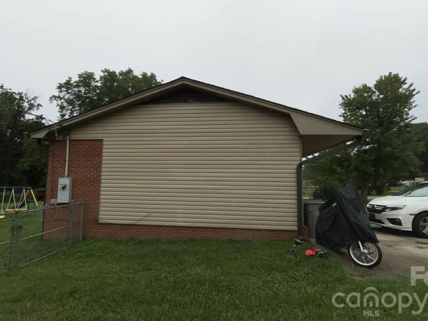 1429 Edgewood Road, Bessemer City, NC 28016.  MLS# CAR4410188, YatesRealty ID 41688. 