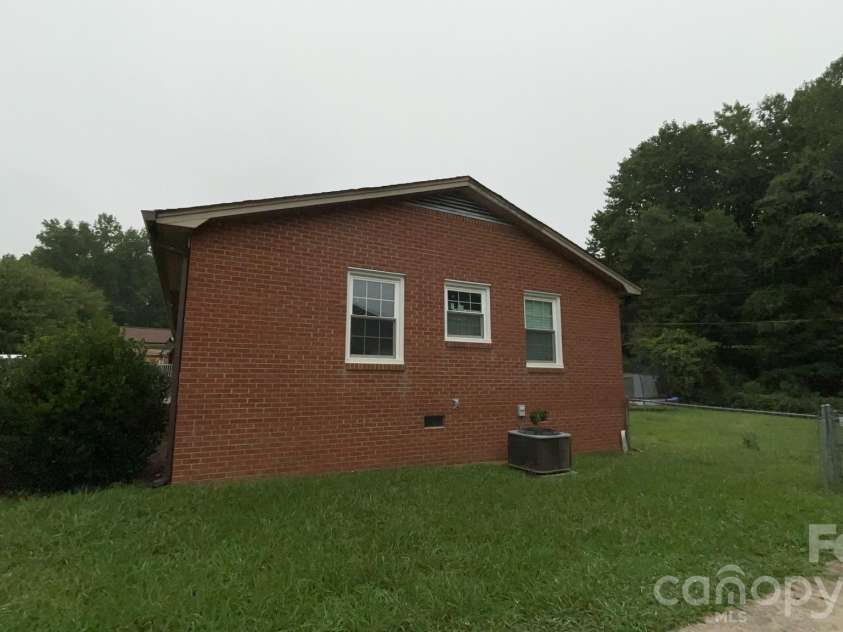 1429 Edgewood Road, Bessemer City, NC 28016.  MLS# CAR4410188, YatesRealty ID 41688. 