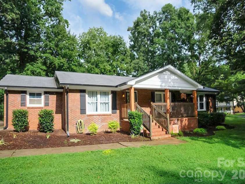 602 Holly Circle, Mount Holly, NC 28120.  MLS# CAR4411386, YatesRealty ID 41689. 