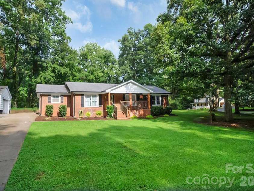 602 Holly Circle, Mount Holly, NC 28120.  MLS# CAR4411386, YatesRealty ID 41689. 