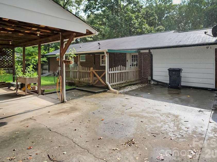 602 Holly Circle, Mount Holly, NC 28120.  MLS# CAR4411386, YatesRealty ID 41689. 