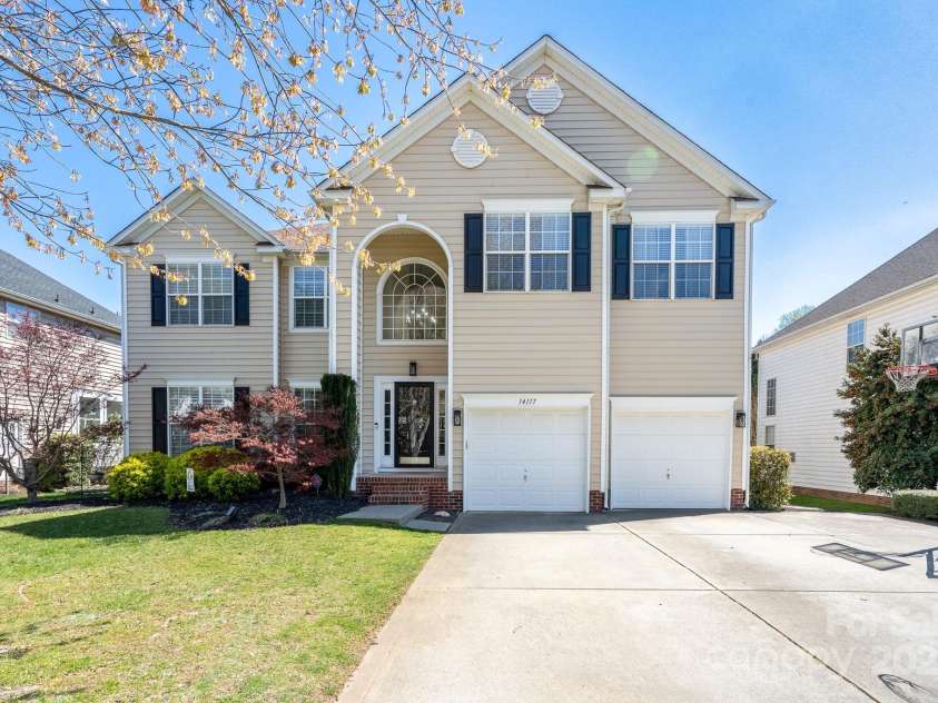 14117 Hiawatha Court, Huntersville, NC 28078.  MLS# CAR4235904, YatesRealty ID 4169. 