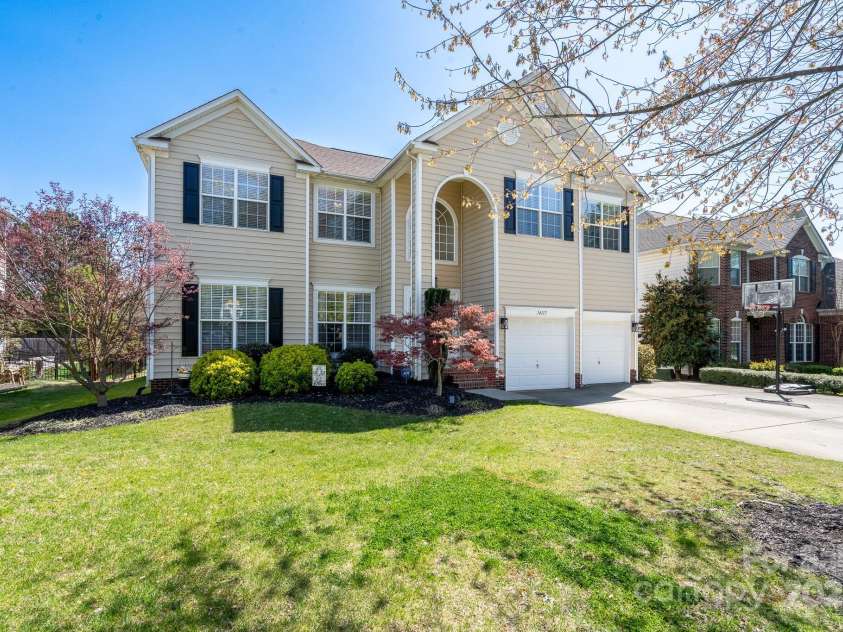 14117 Hiawatha Court, Huntersville, NC 28078.  MLS# CAR4235904, YatesRealty ID 4169. 