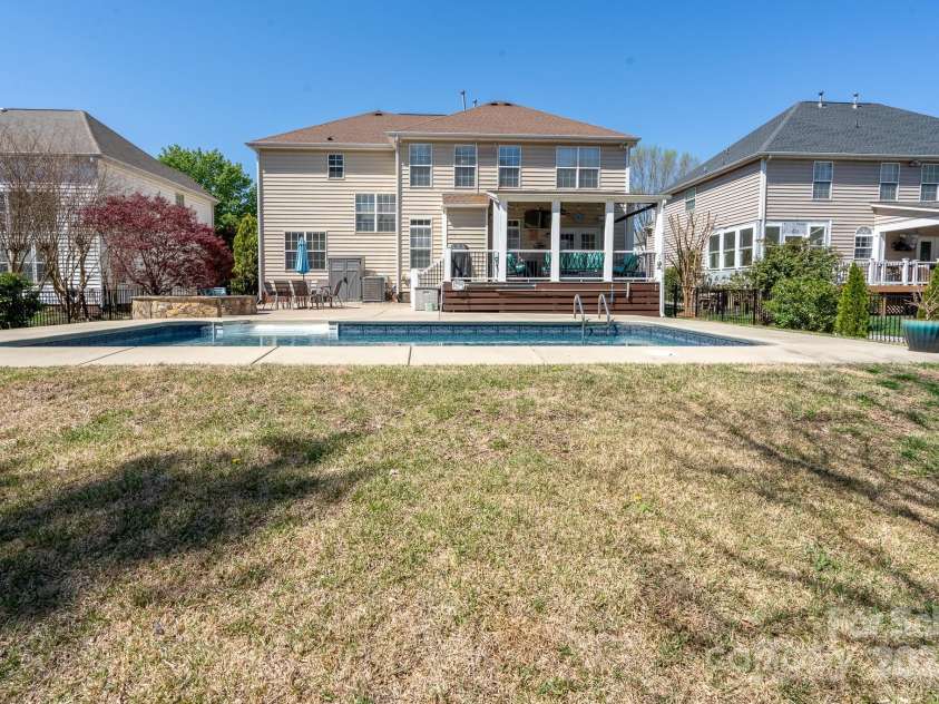 14117 Hiawatha Court, Huntersville, NC 28078.  MLS# CAR4235904, YatesRealty ID 4169. Beautiful fenced in yard