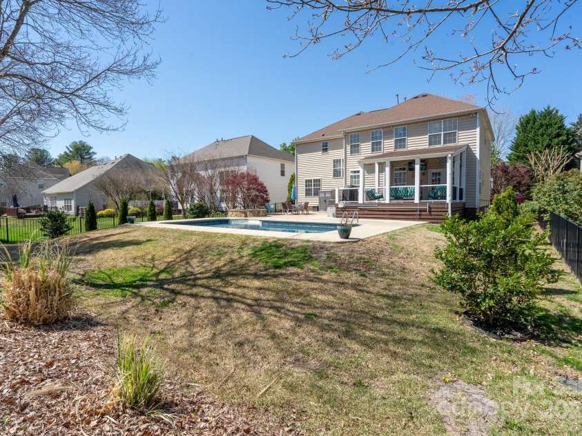 14117 Hiawatha Court, Huntersville, NC 28078.  MLS# CAR4235904, YatesRealty ID 4169. Beautiful fenced in yard