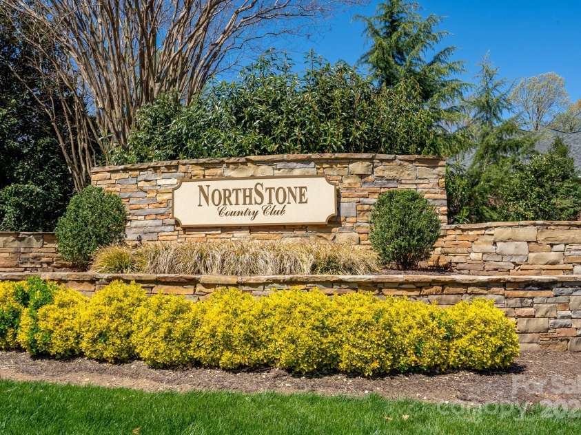 14117 Hiawatha Court, Huntersville, NC 28078.  MLS# CAR4235904, YatesRealty ID 4169. Northstone Golf Community