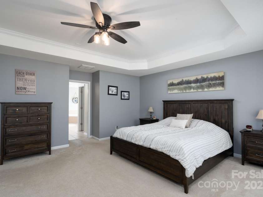 14117 Hiawatha Court, Huntersville, NC 28078.  MLS# CAR4235904, YatesRealty ID 4169. Primary ensuite with tray ceilings