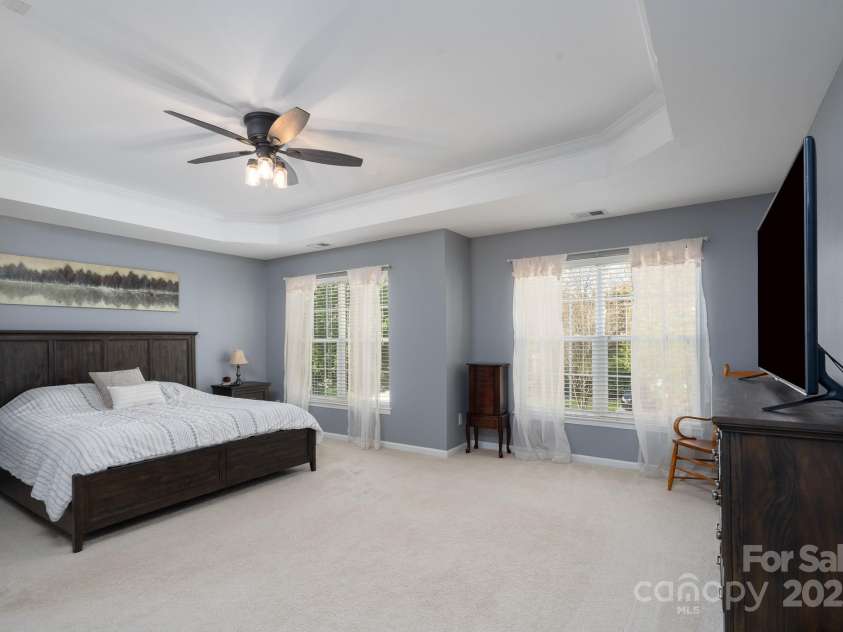 14117 Hiawatha Court, Huntersville, NC 28078.  MLS# CAR4235904, YatesRealty ID 4169. Upper floor massive Primary ensuite