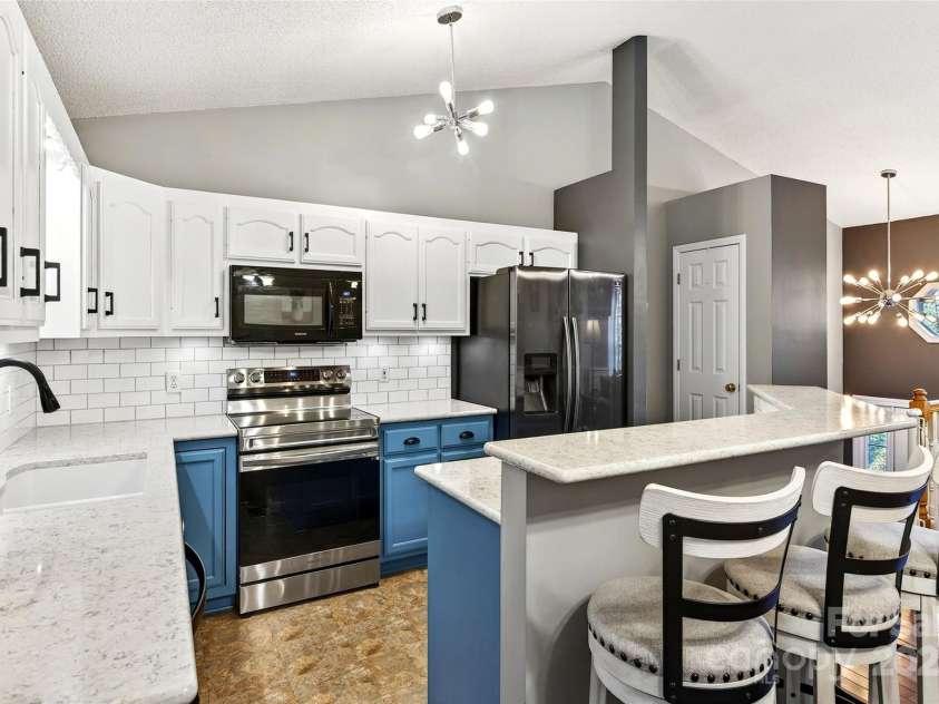 2691 Laurel Pointe Drive, Nebo, NC 28761.  MLS# CAR4314404, YatesRealty ID 4169. 