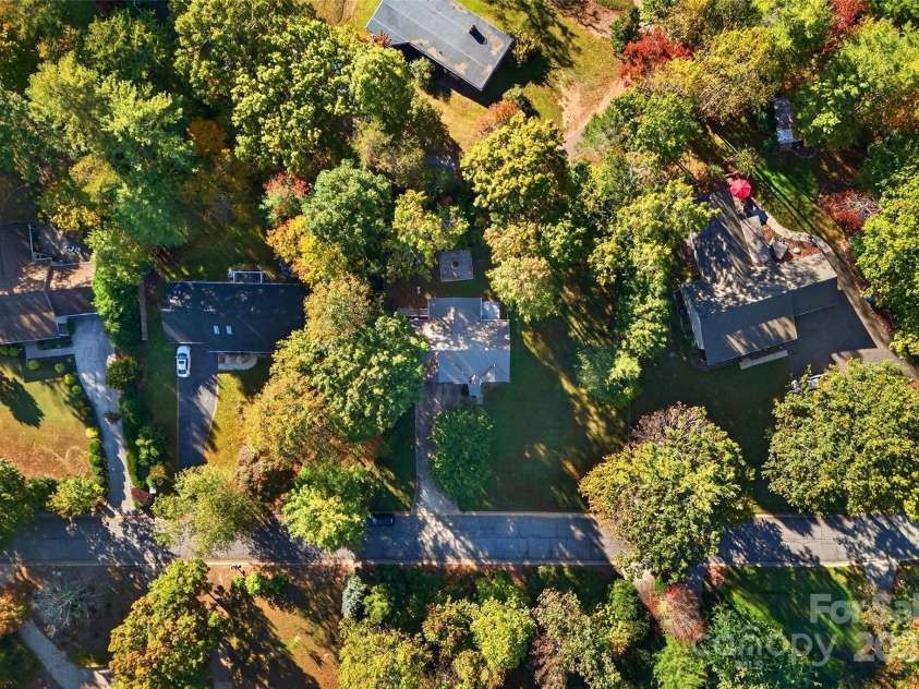 2691 Laurel Pointe Drive, Nebo, NC 28761.  MLS# CAR4314404, YatesRealty ID 4169. 