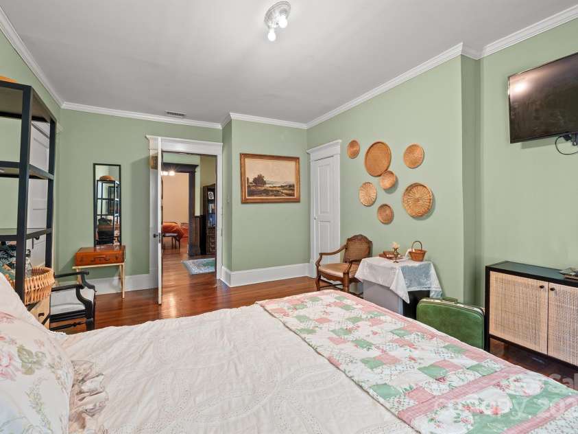 506 MAIN Street, Lenoir, NC 28645.  MLS# CAR4293002, YatesRealty ID 4169. 