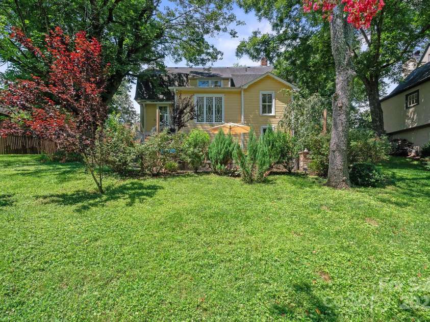 506 MAIN Street, Lenoir, NC 28645.  MLS# CAR4293002, YatesRealty ID 4169. 