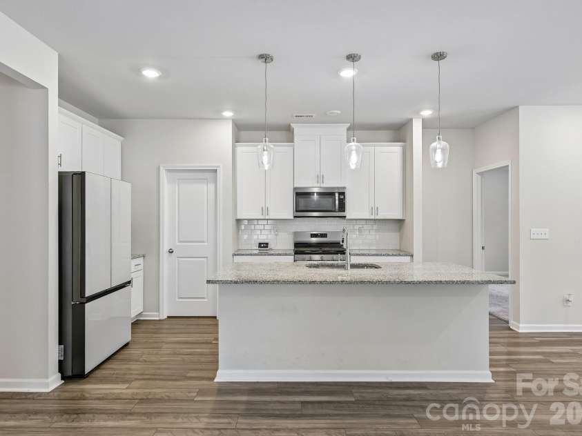 186 Guardian Gate Drive, Mooresville, NC 28115.  MLS# CAR4409616, YatesRealty ID 41690. Kitchen