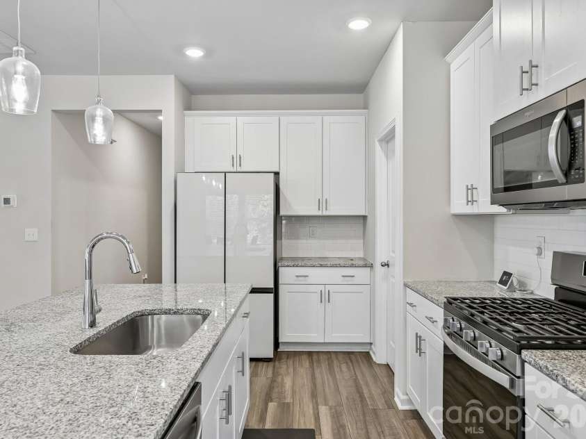 186 Guardian Gate Drive, Mooresville, NC 28115.  MLS# CAR4409616, YatesRealty ID 41690. Kitchen