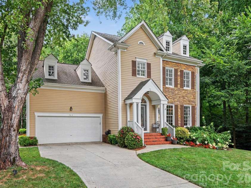 7814 Hollow Oaks Lane, Waxhaw, NC 28173.  MLS# CAR4406553, YatesRealty ID 41693. 